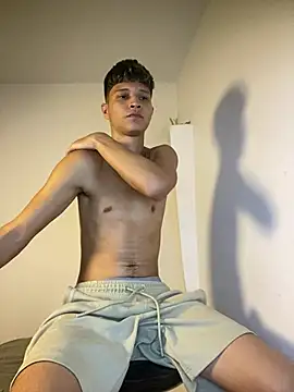 Twinkcock22 live cam on StripChat
