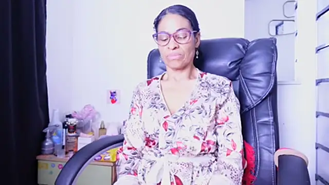 Aries_Mature webcam