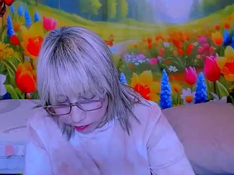 indianroxy webcam