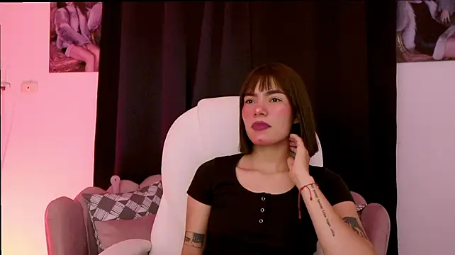 Dakotacollis live cam on StripChat