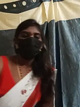 Keerthi_143 live cam on StripChat