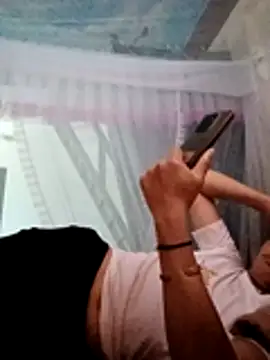30yearr live cam on StripChat
