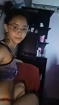MIlan333X live cam on StripChat
