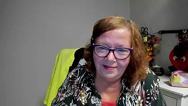 Adelewildx live cam on StripChat