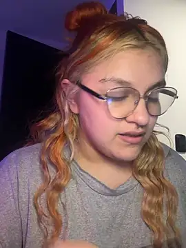 Sophia_Weest99 webcam