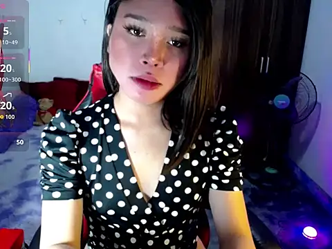 sofiathe1st live cam on StripChat