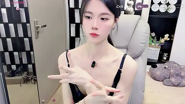 Yueyue-MM live cam on StripChat