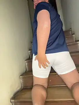 Bastian-bear live cam on StripChat