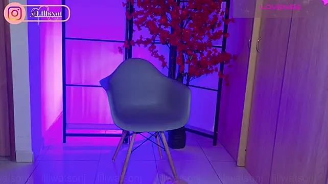 liliwatsonj live cam on StripChat
