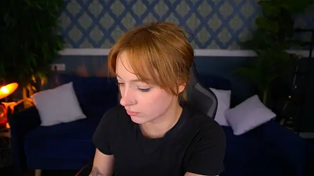 LizzaMoonn live cam on StripChat