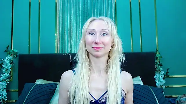 KissDreamm live cam on StripChat