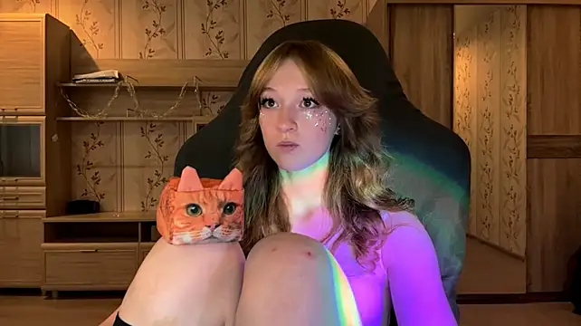 SalmonWhip live cam on StripChat