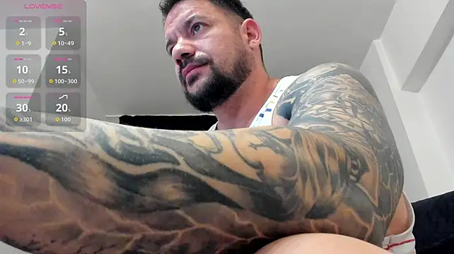 musclemonster31 (Ask my age) - ❤️oil muscles and flex❤️