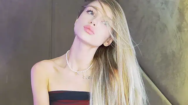 MarilynNova's Live Sex Cam Show