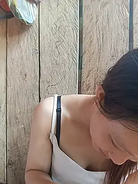 bonnie-00 live cam on StripChat