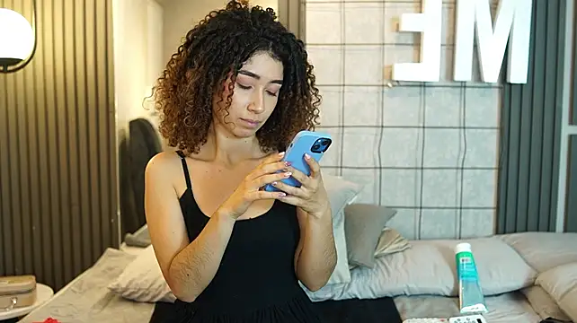 MeganLeroy live cam on StripChat