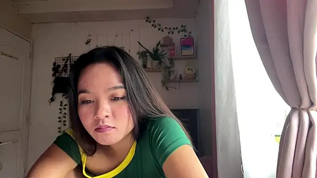 LucieJohnico live cam on StripChat
