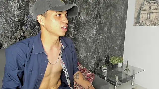 cameron_lux77 live cam on StripChat