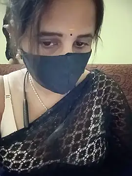 Tamil_Rani- live cam on StripChat