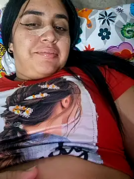 caty-linda live cam on StripChat