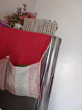 Sexy_Sweetiee live cam on StripChat
