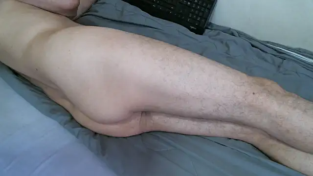 Rator_2 live cam on StripChat