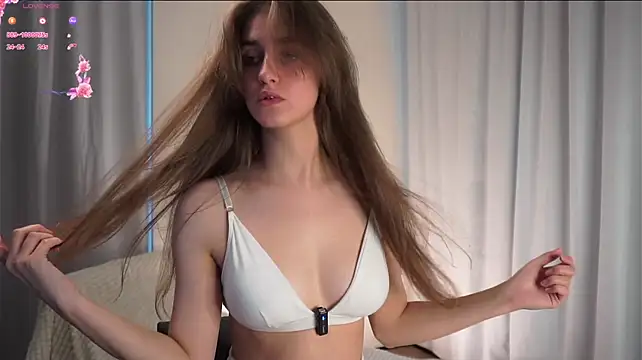 ClarineCasebolt live sex cam