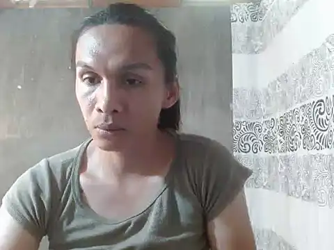 lovelycarla32 live cam on StripChat