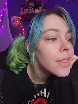 everlyester (F milf) - hoodie off