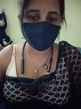 Tamil_Rani- live cam on StripChat