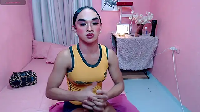 VivienneLuxe live cam on StripChat