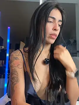 Webcam Model(DaphneUwu) is live