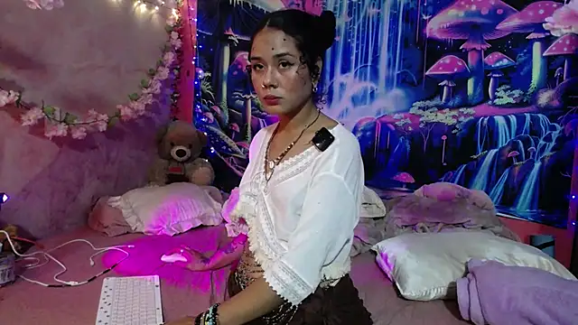 NoirAmina live cam on StripChat