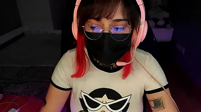 lucyiy_ (F teen) - strip 10 min