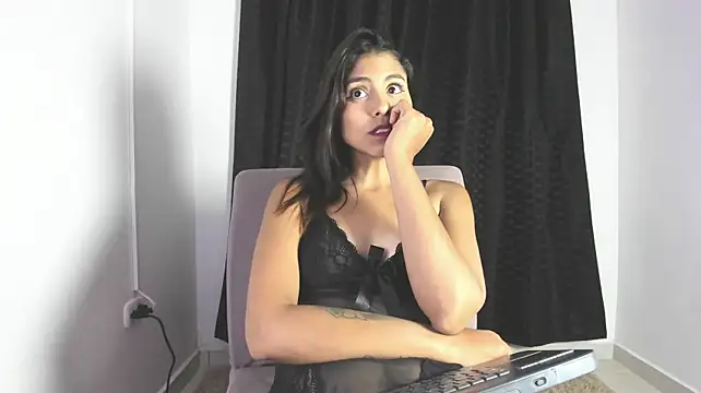 LunaRossie_ webcam