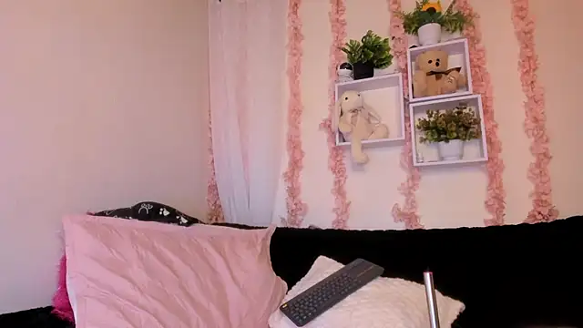CamilaaRosseX live cam on StripChat