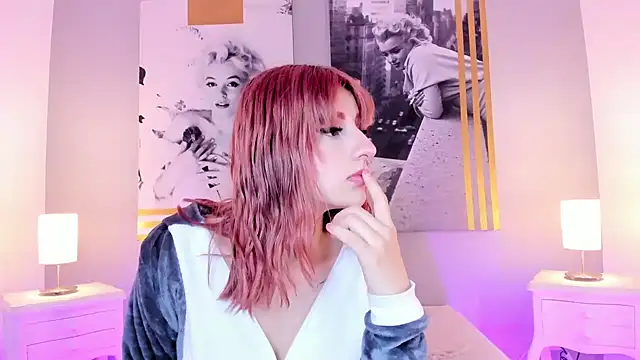 AlannaViera live cam on StripChat
