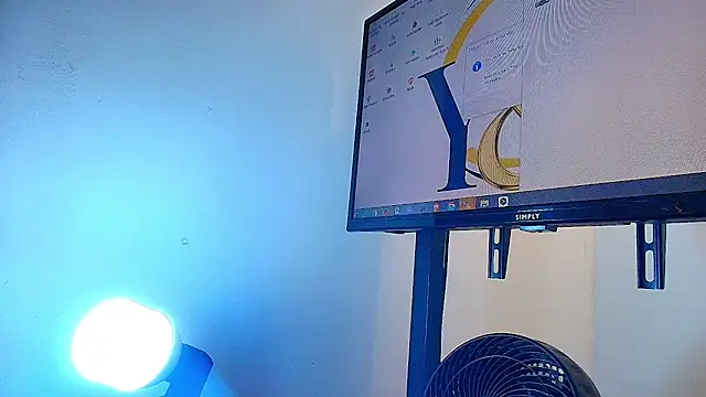 Meggan_Rosse01 live cam on StripChat