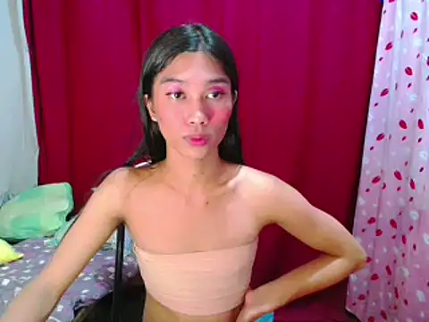 モデル: katrina_bigcock69