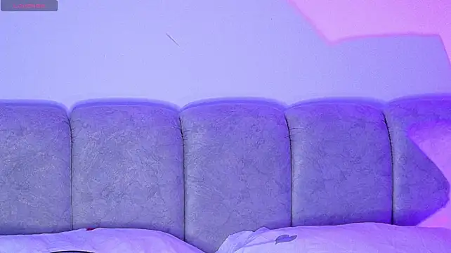maliciaXpoison live cam on StripChat