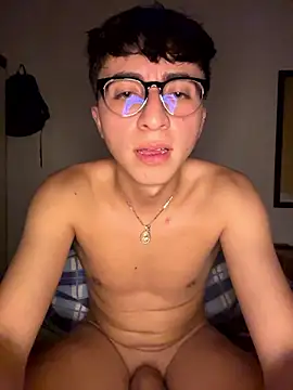 camirojas_boy (M young) - Hand into ass 🫱🏼🍑