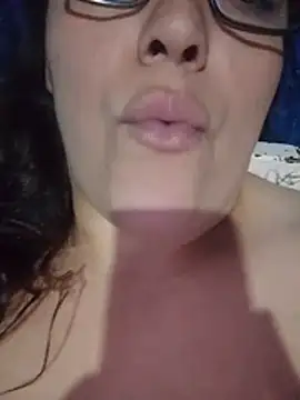 tudiablaxxx (F milf) - Mostrar tetas