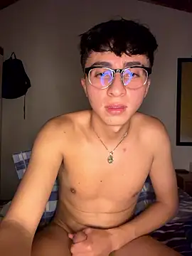 camirojas_boy (M young) - Hand into ass 🫱🏼🍑