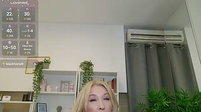 ladyleea (F mature) - Play with dildo between my boobs