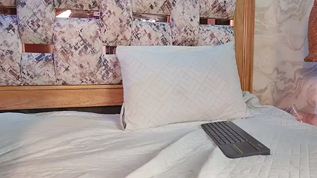 leyton_sasha live sex cam