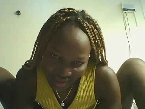 Mimo254 live cam on StripChat