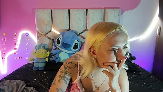 Amanda_klaire live cam on StripChat