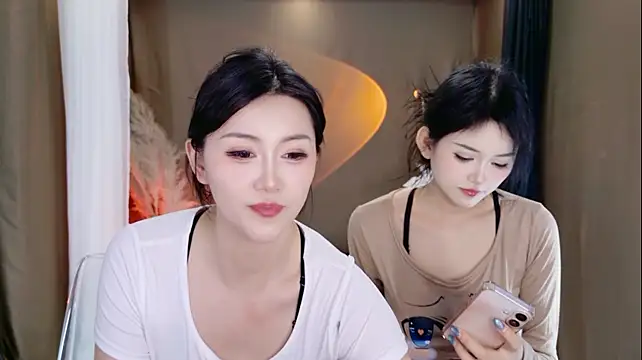 Banana-Milk69 live cam on StripChat