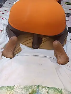 SpiceySnack live cam on StripChat