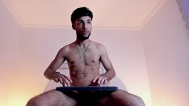Thiagoferreti live cam on StripChat